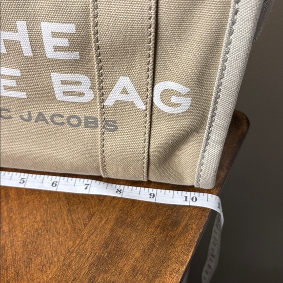 MARC JACOBS THE TOTE BAG- BEIGE COLORBLOCK - Picture 11 of 16
